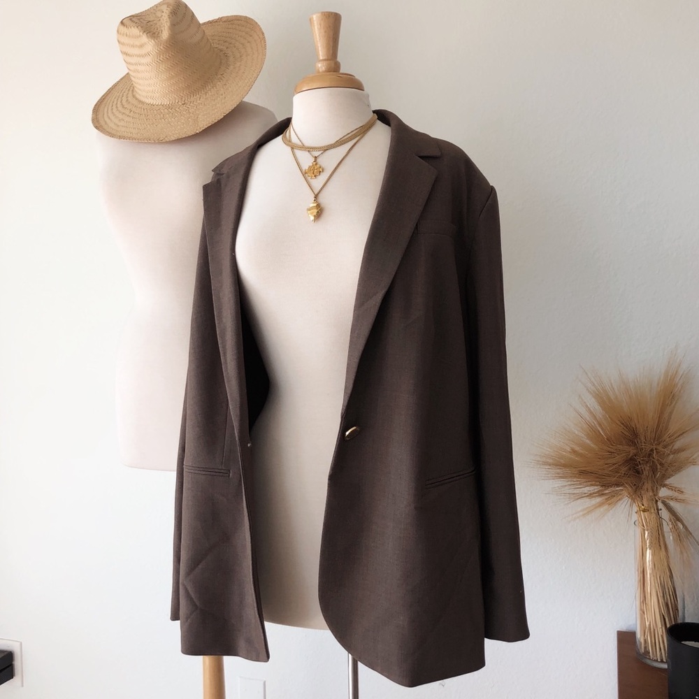 SOLD ❌ CALVIN KLEIN BRAND NEW OVERSIZED BLAZER - Picture 2 of 10